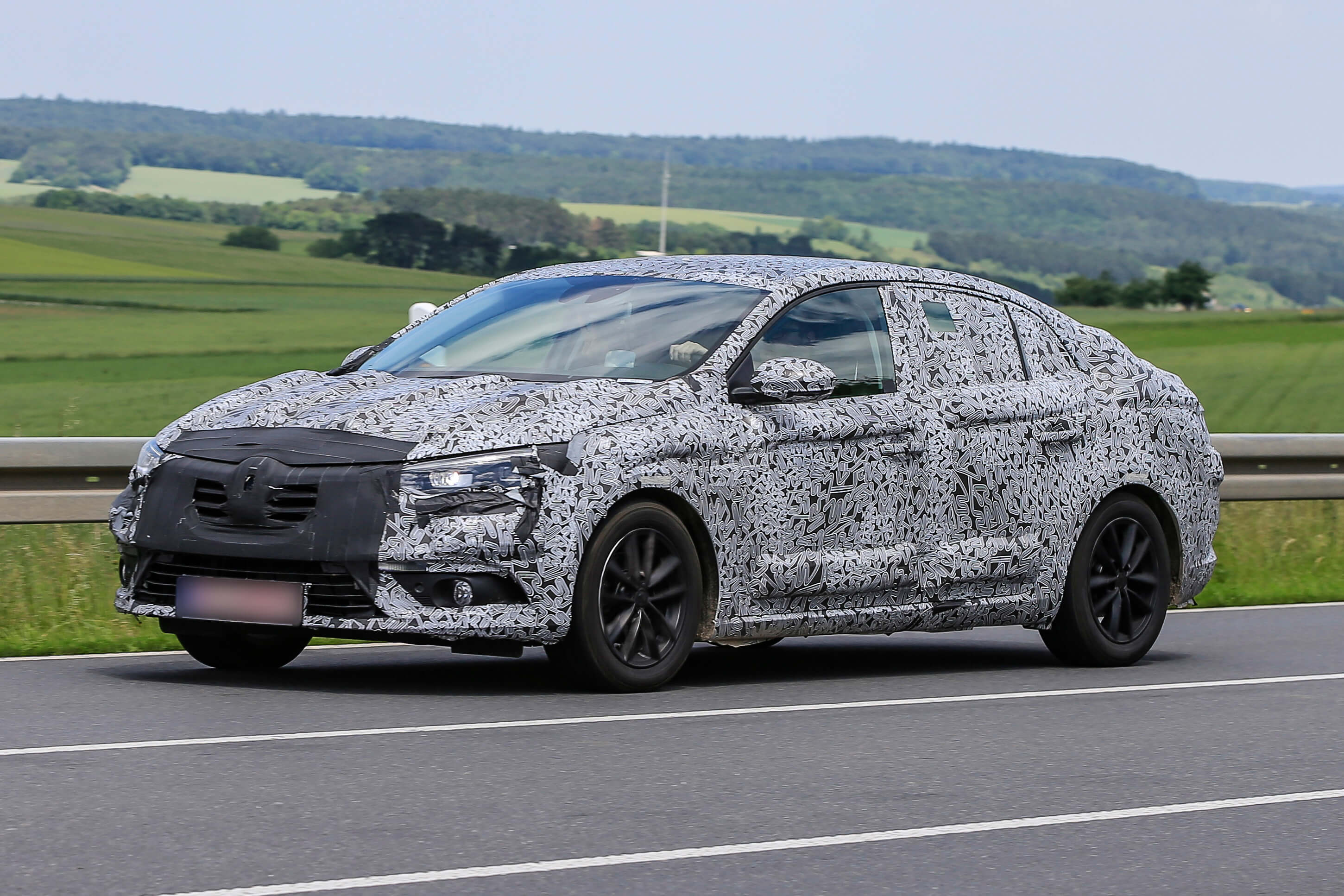 Renault Megane Sedan 003