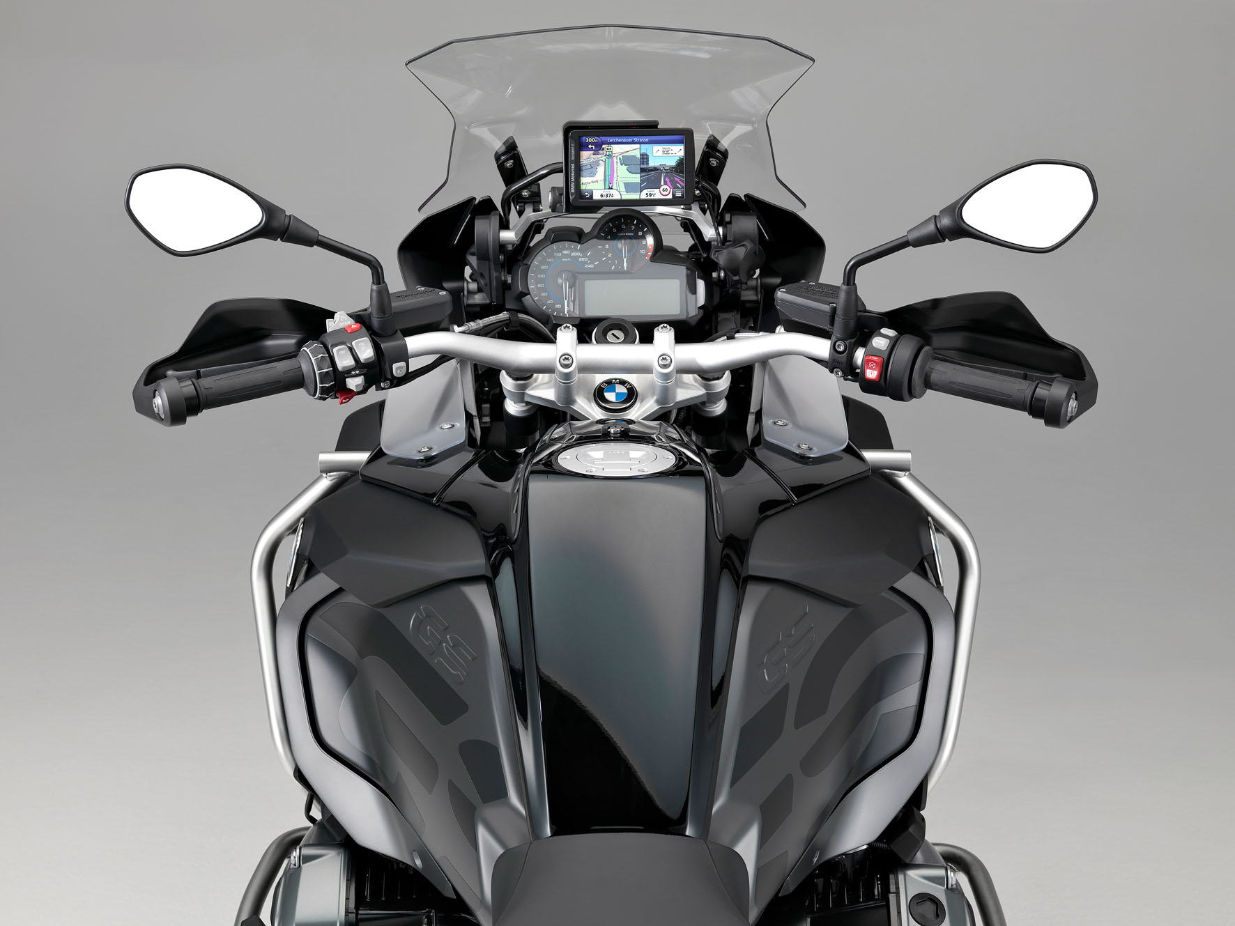 Webmotors Adventure Tripleblack3