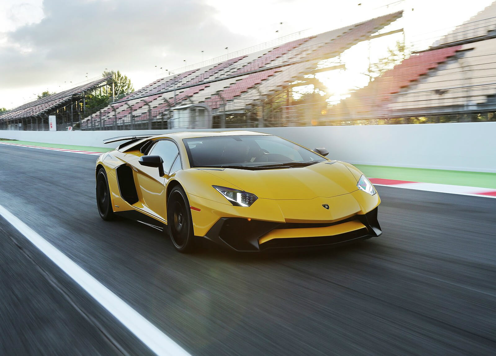 Aventador Cupe