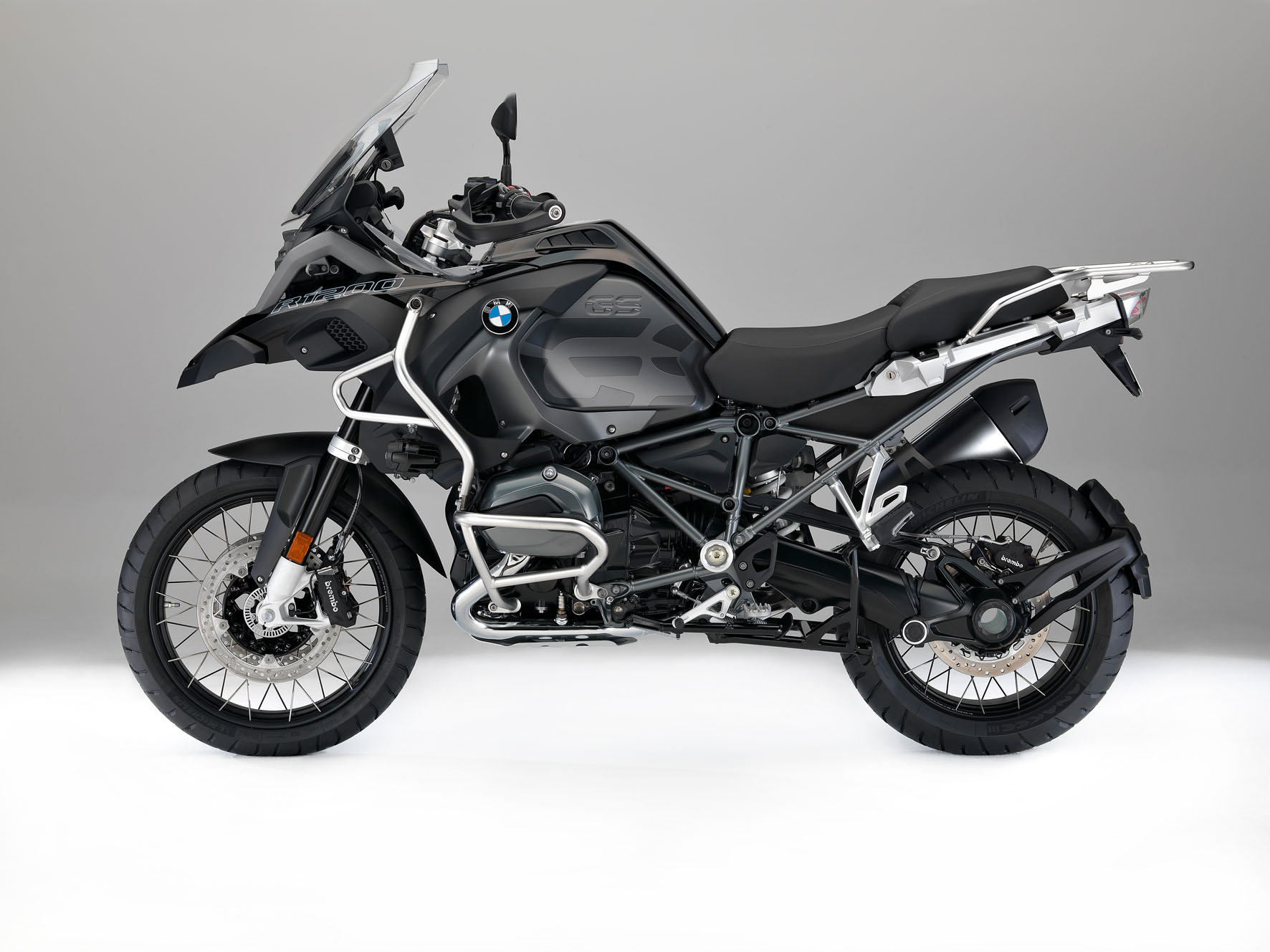 Webmotors Adventure Tripleblack2