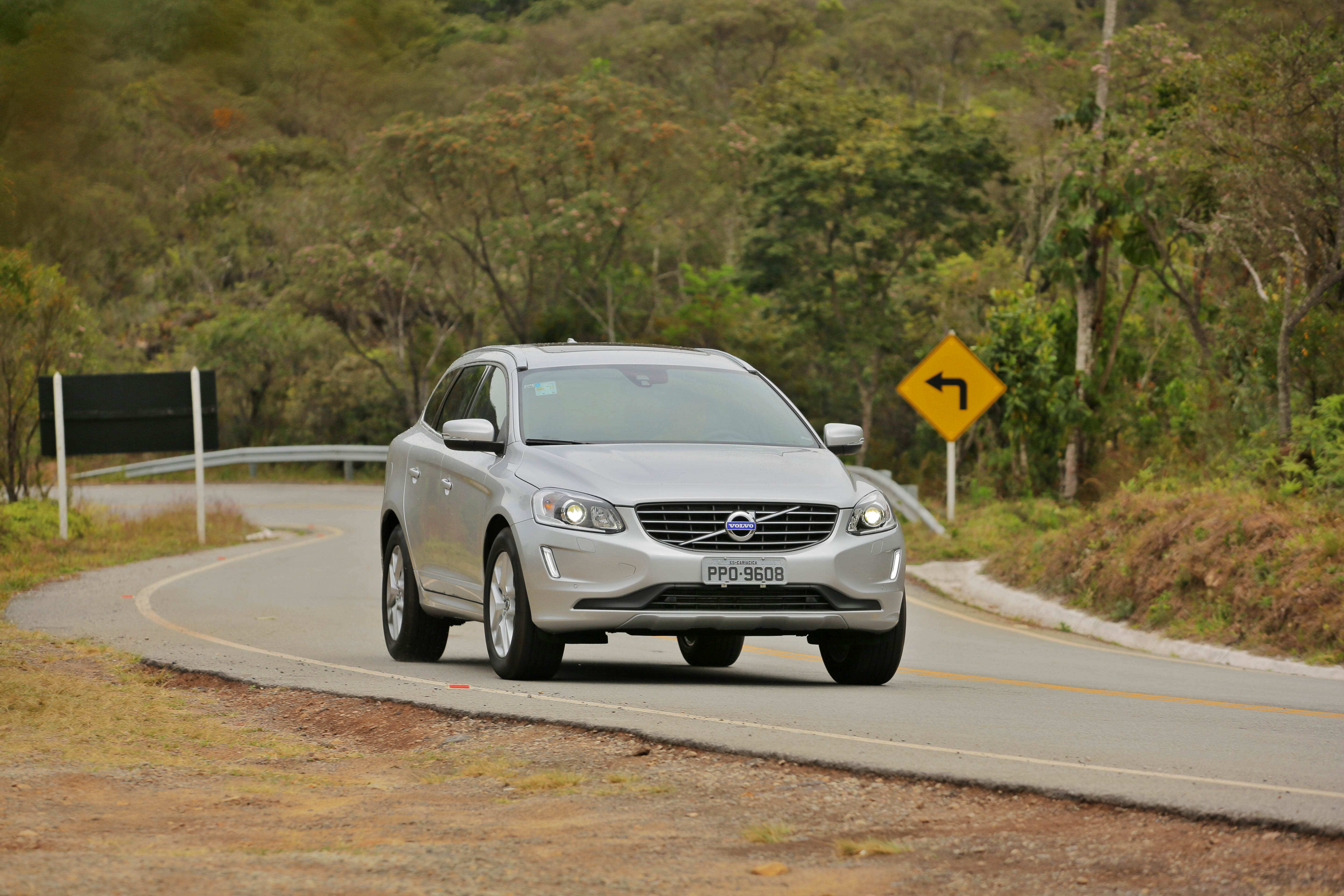 VolvoXC60D5.jpg