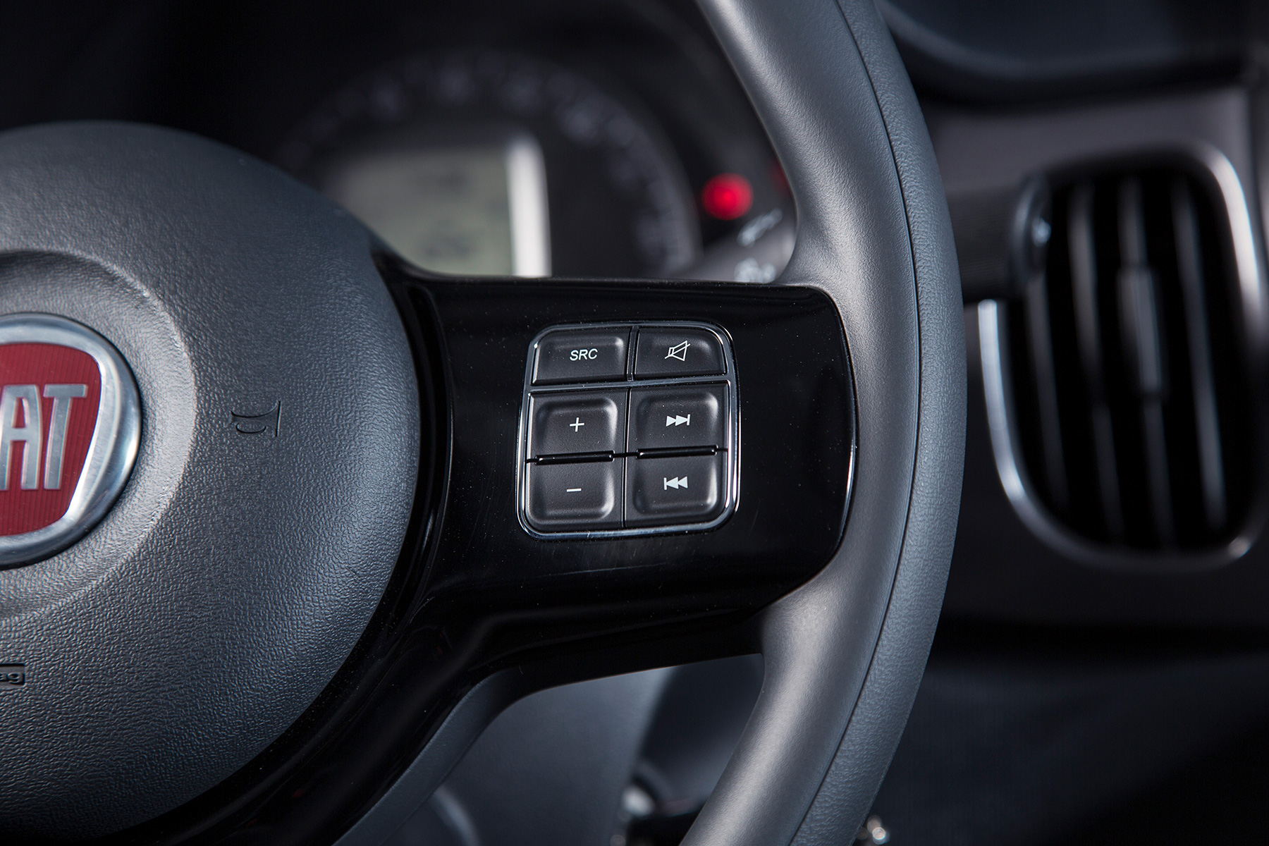 Fiat Mobi Like On