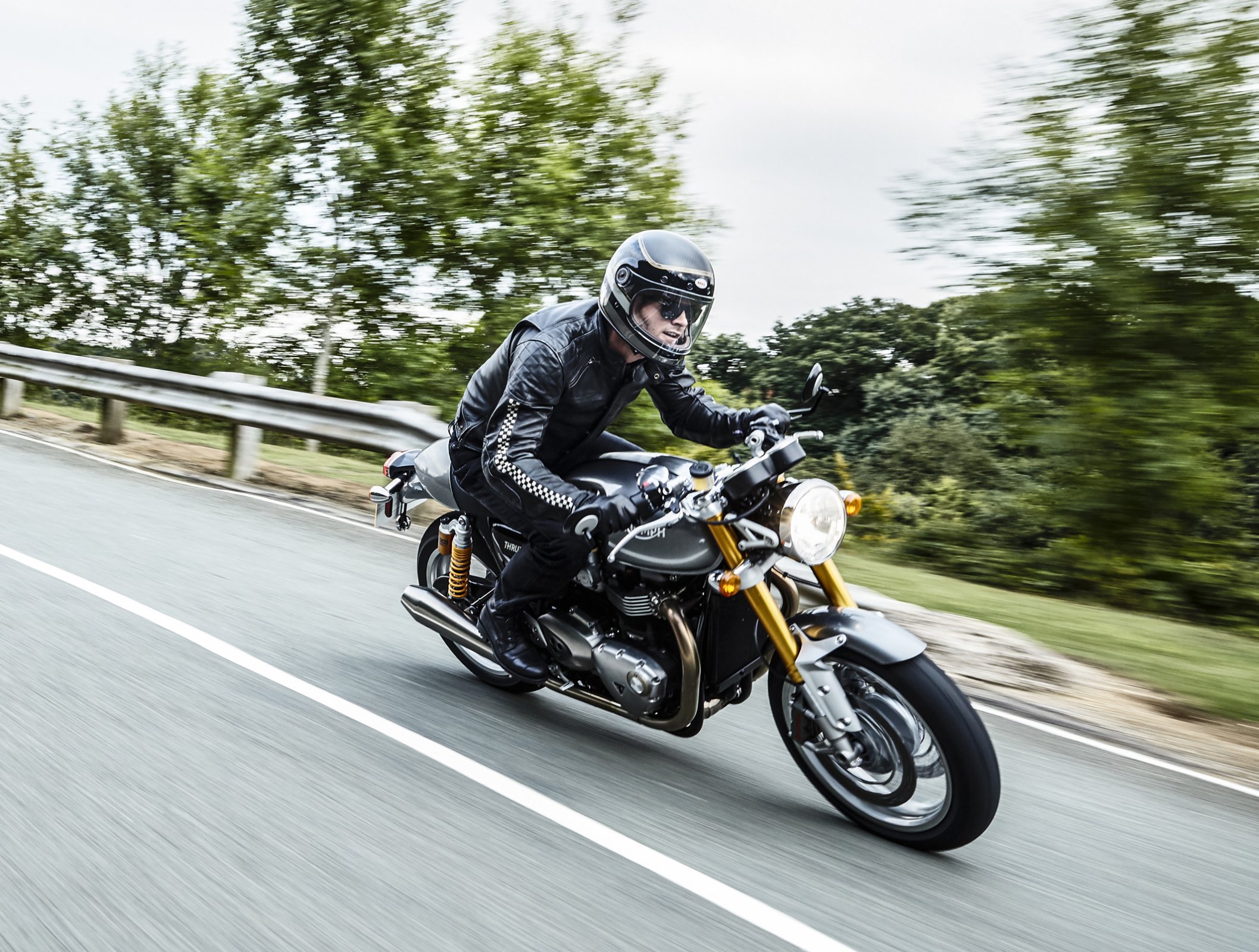 thruxton_r_2.jpg