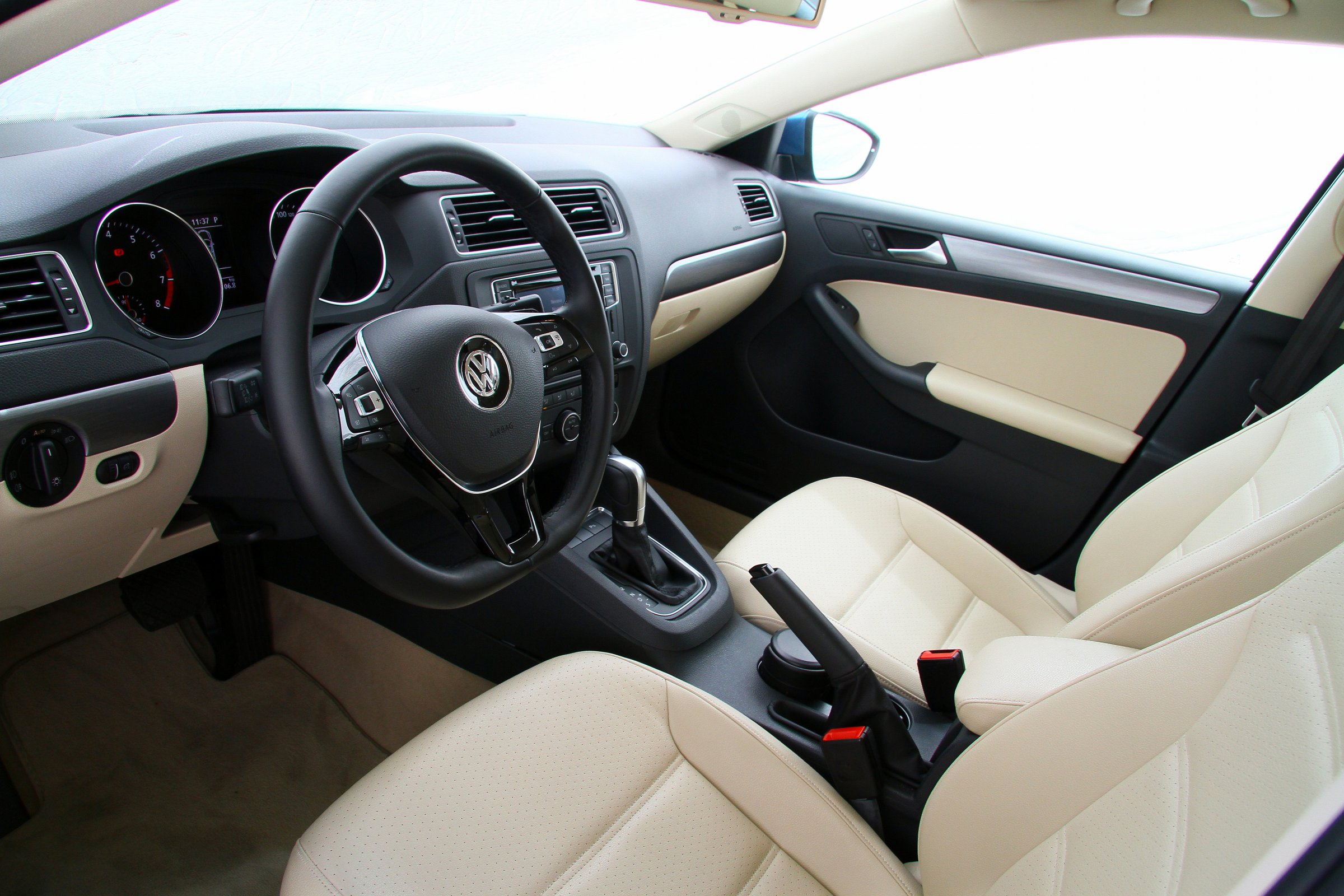 VW Jetta Confortline 1.4 2016.jpg