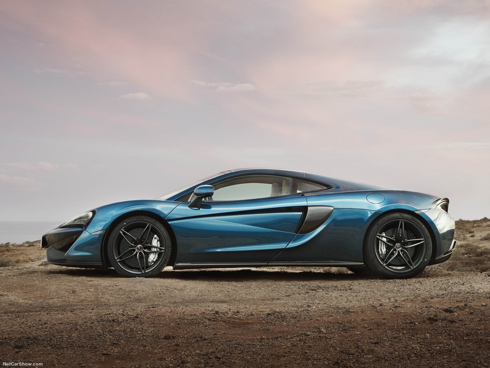 mclaren-570gt-2017-1600-1a_0.jpg