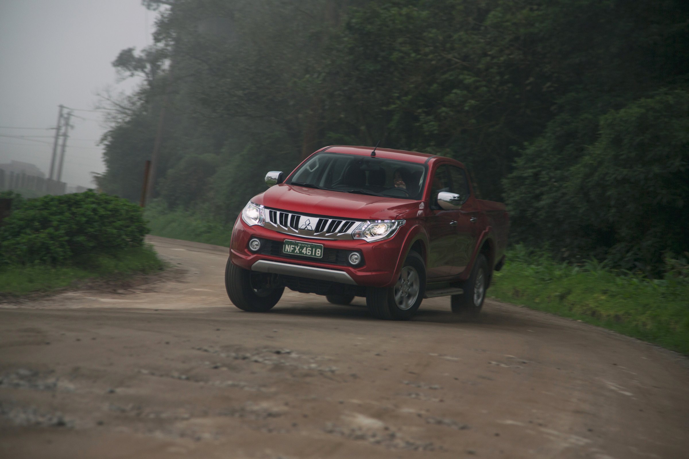 MitsubishiL200TritonSport_2017.jpg