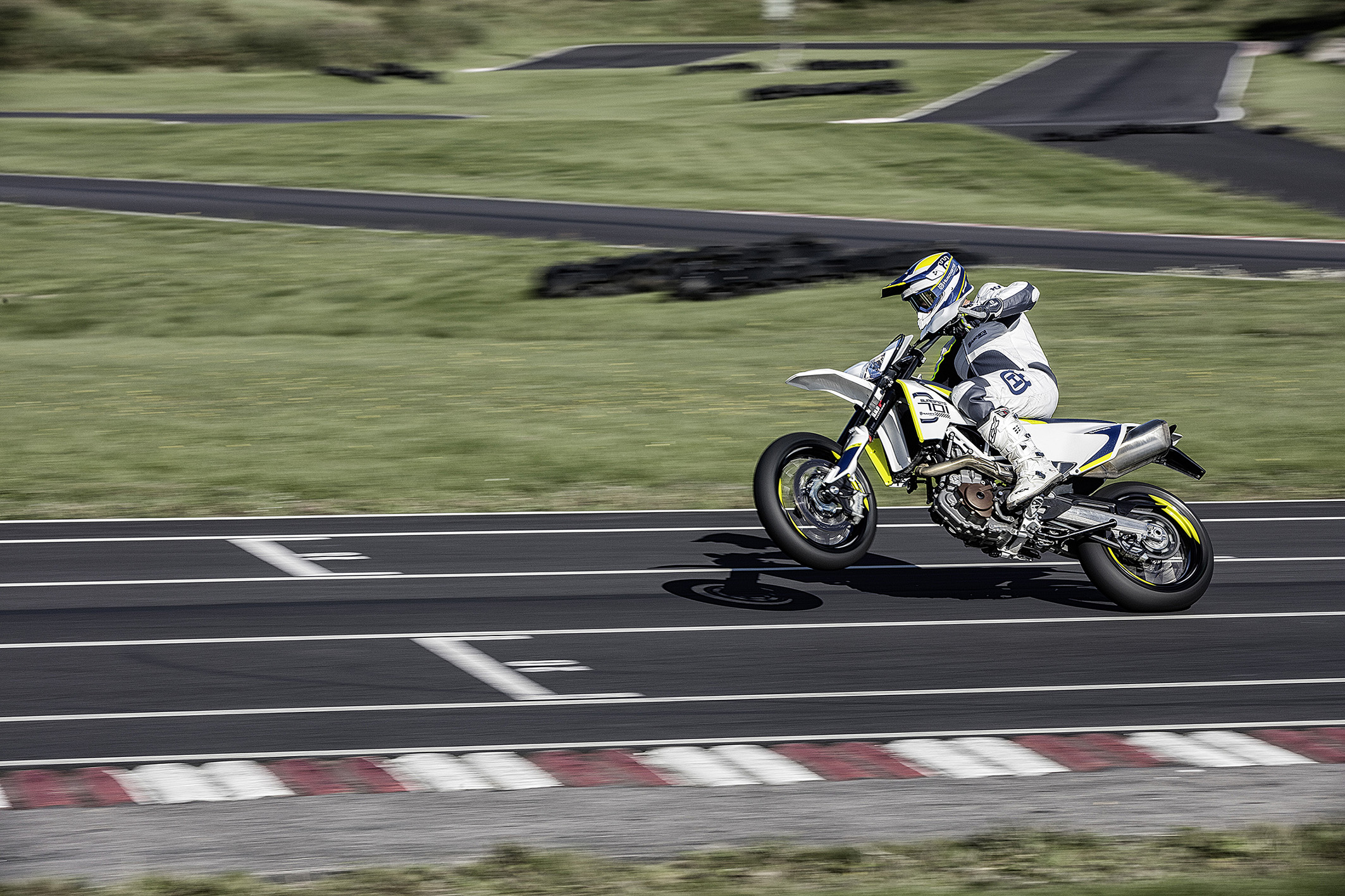 Husqvarna 701 Supermoto