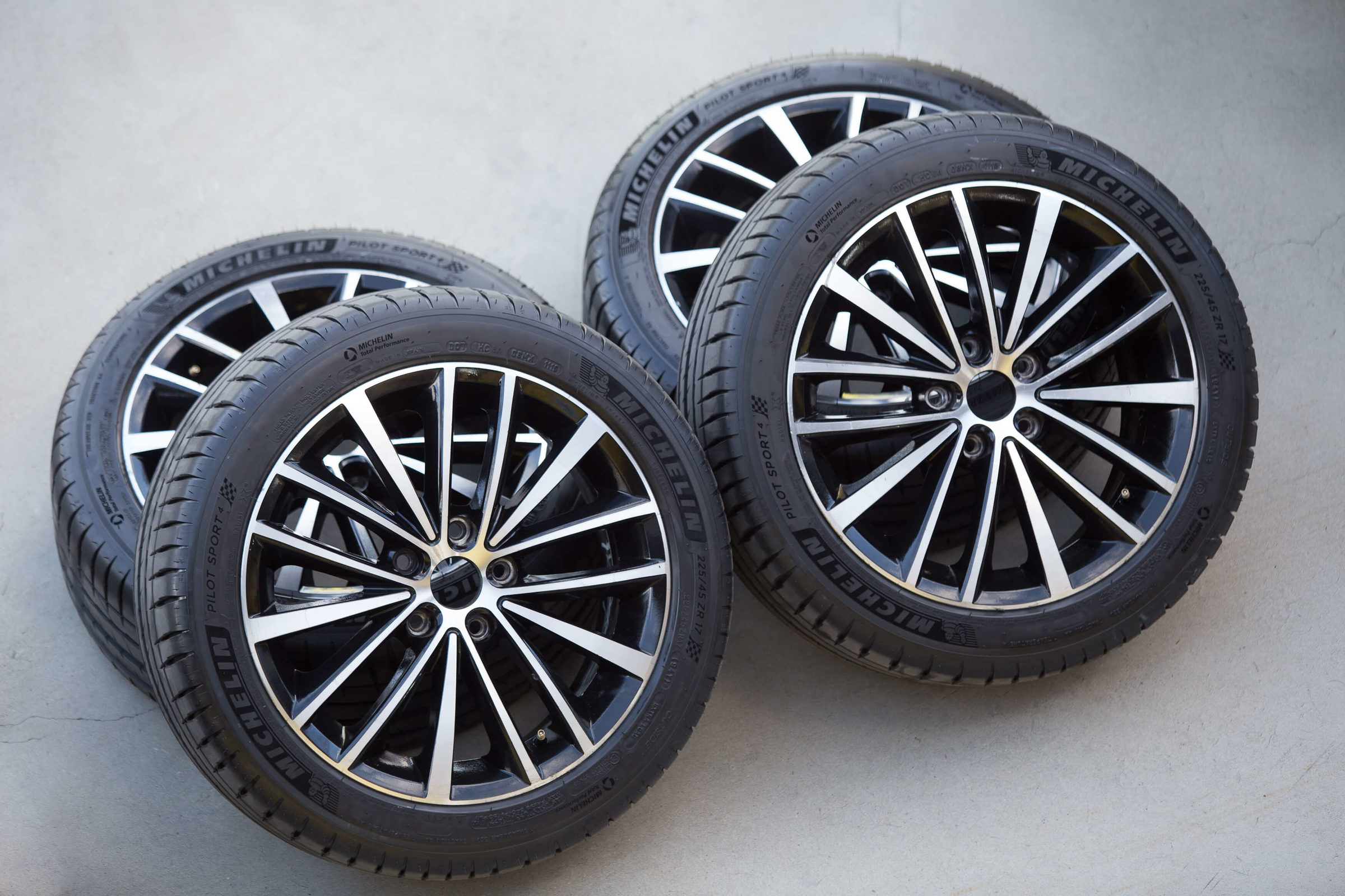 michelin_pilot_sport_4_43.jpg