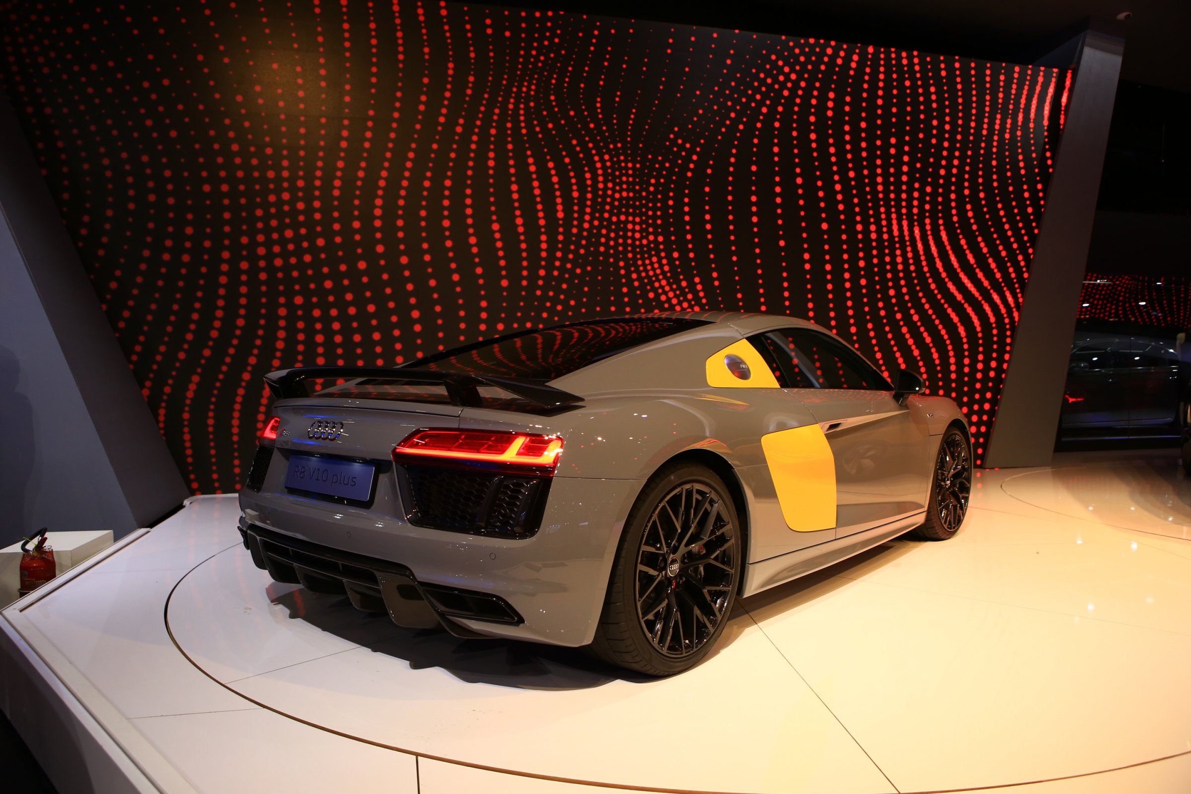 Audi R8