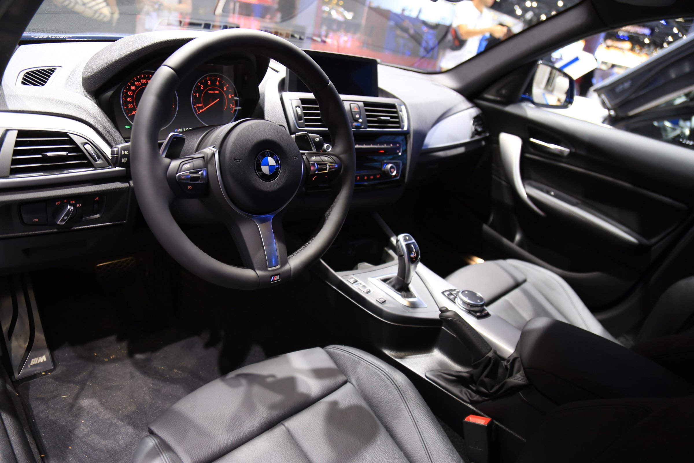 BMW M140i