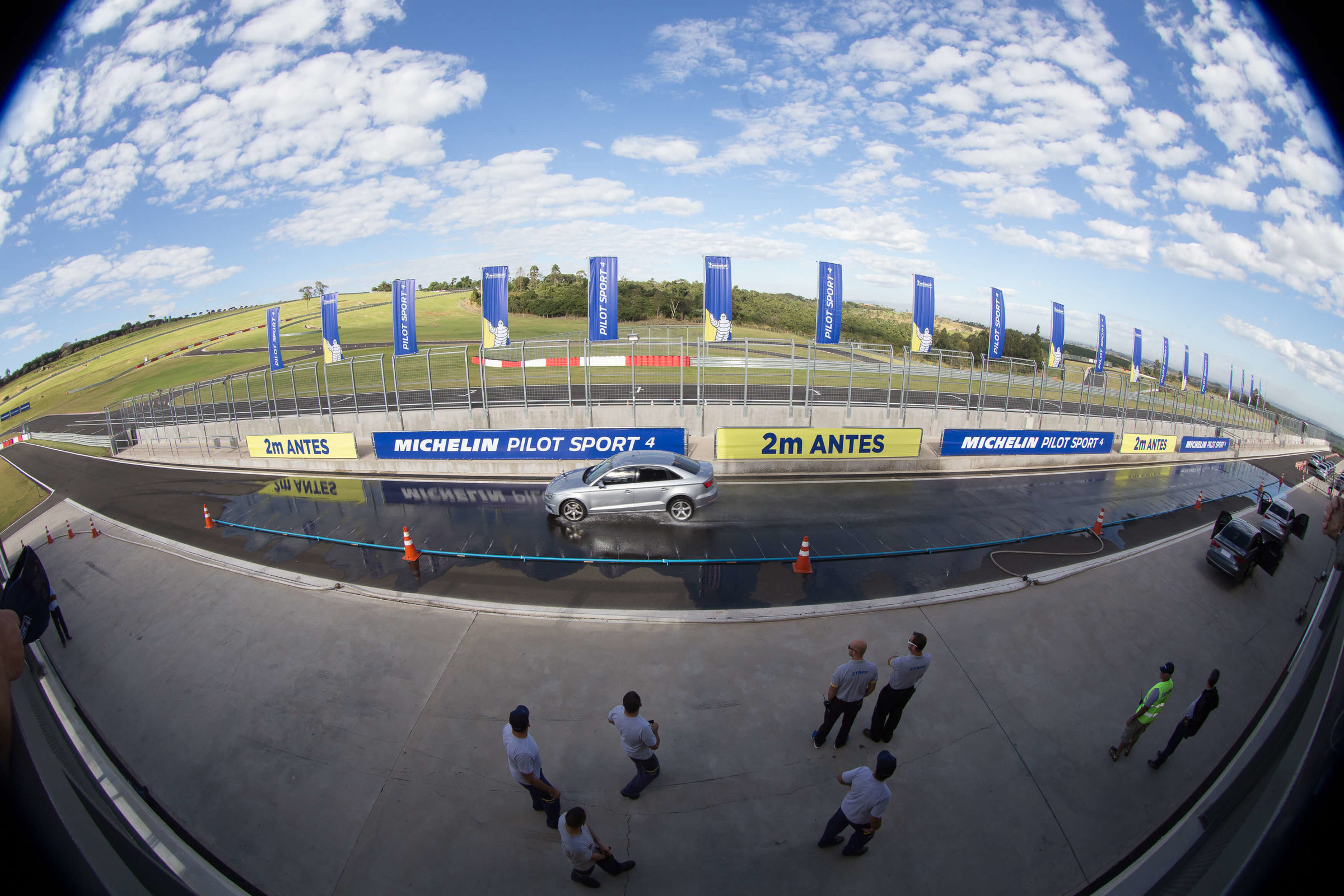 michelin_pilot_sport_4_49.jpg