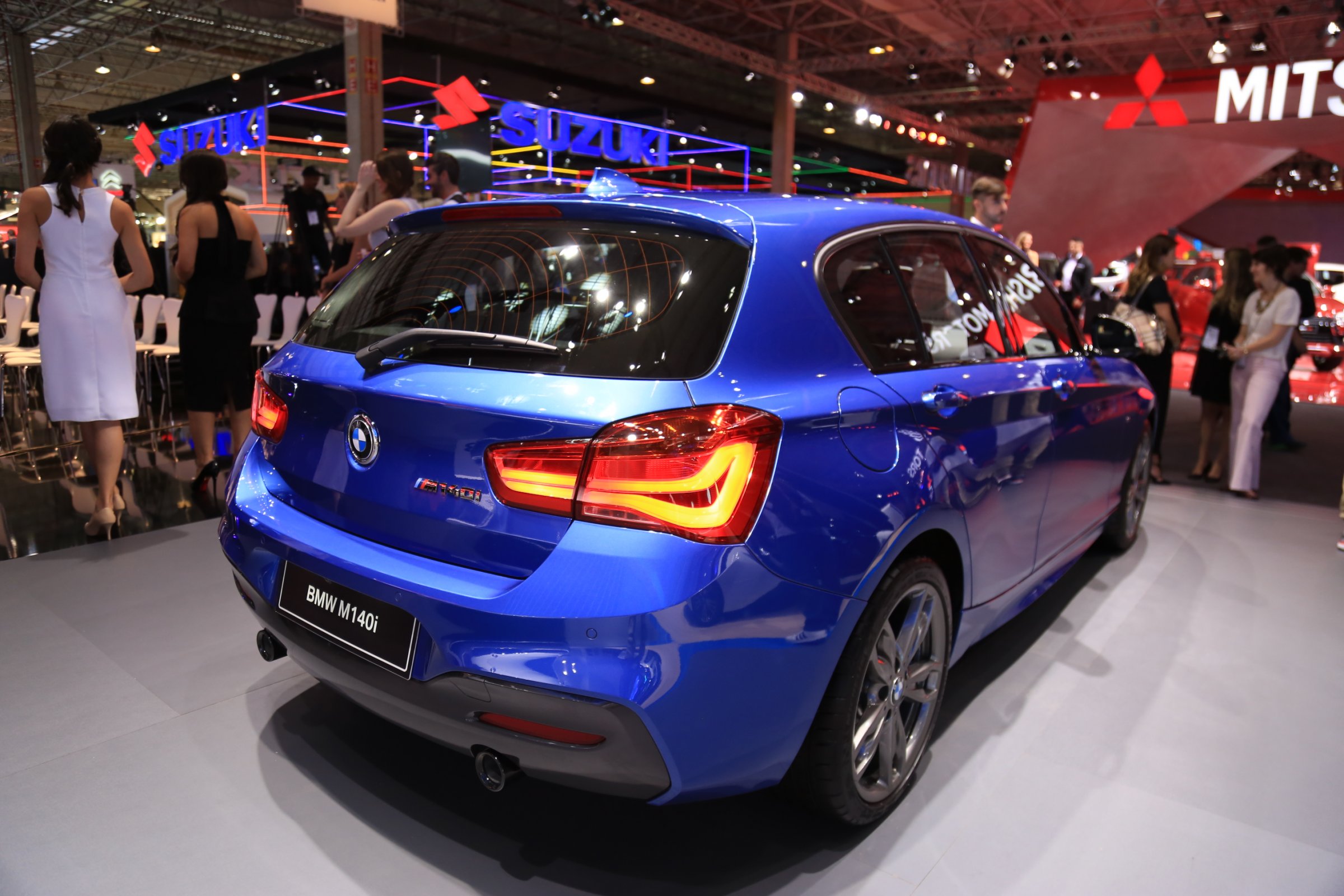 BMW M140i
