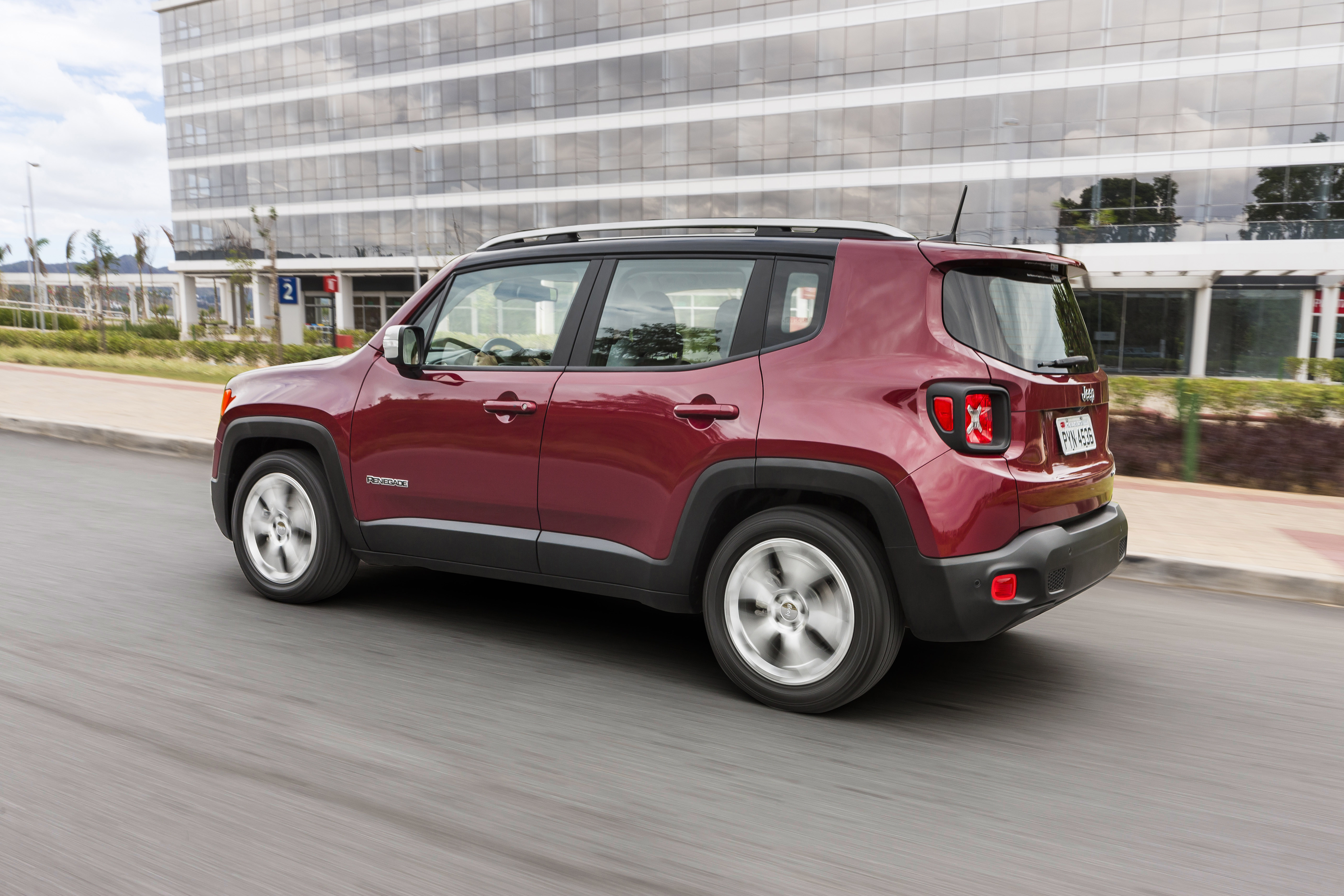 jeep_renegade12.jpg