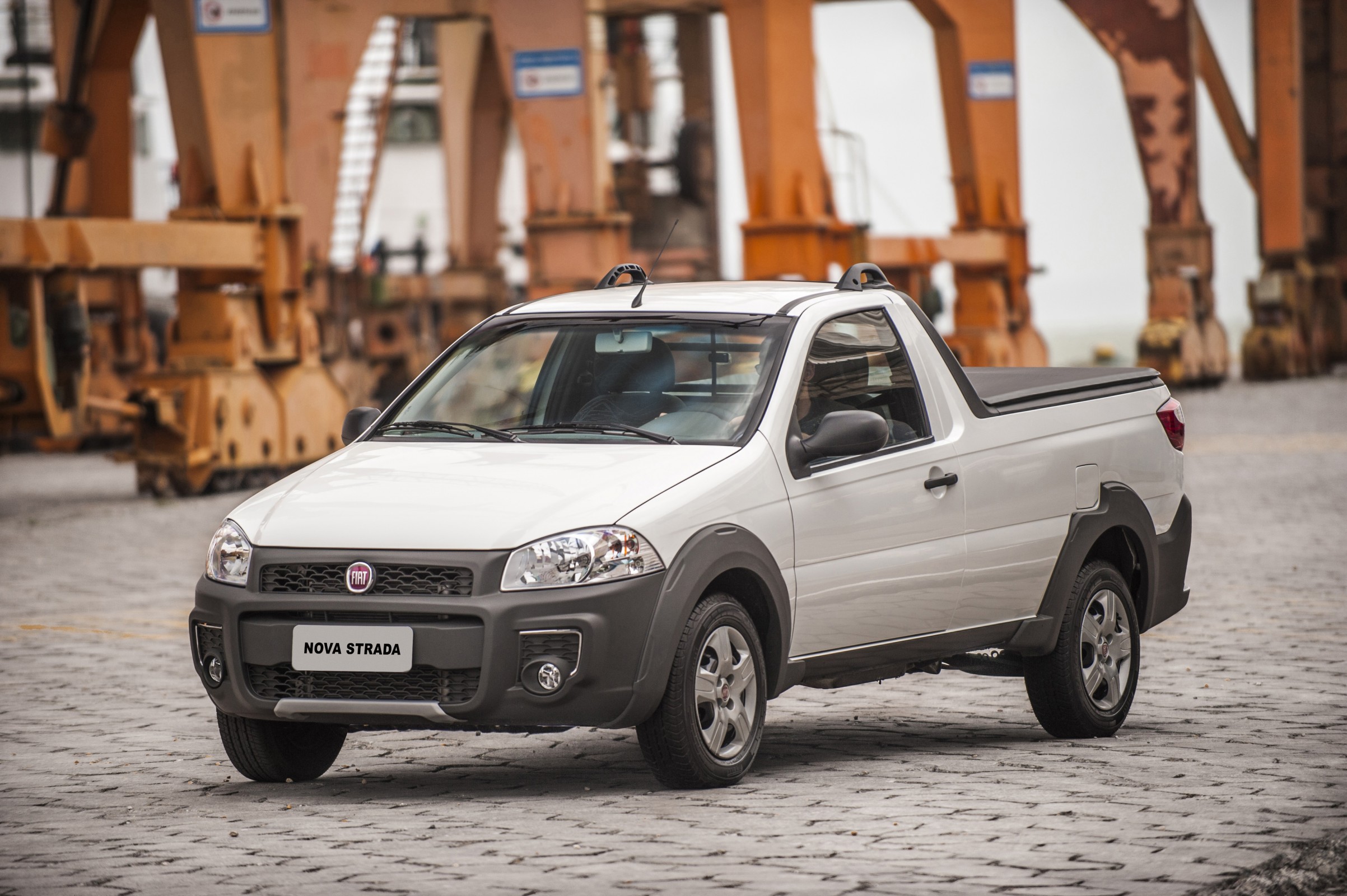 fiat_strada.jpg