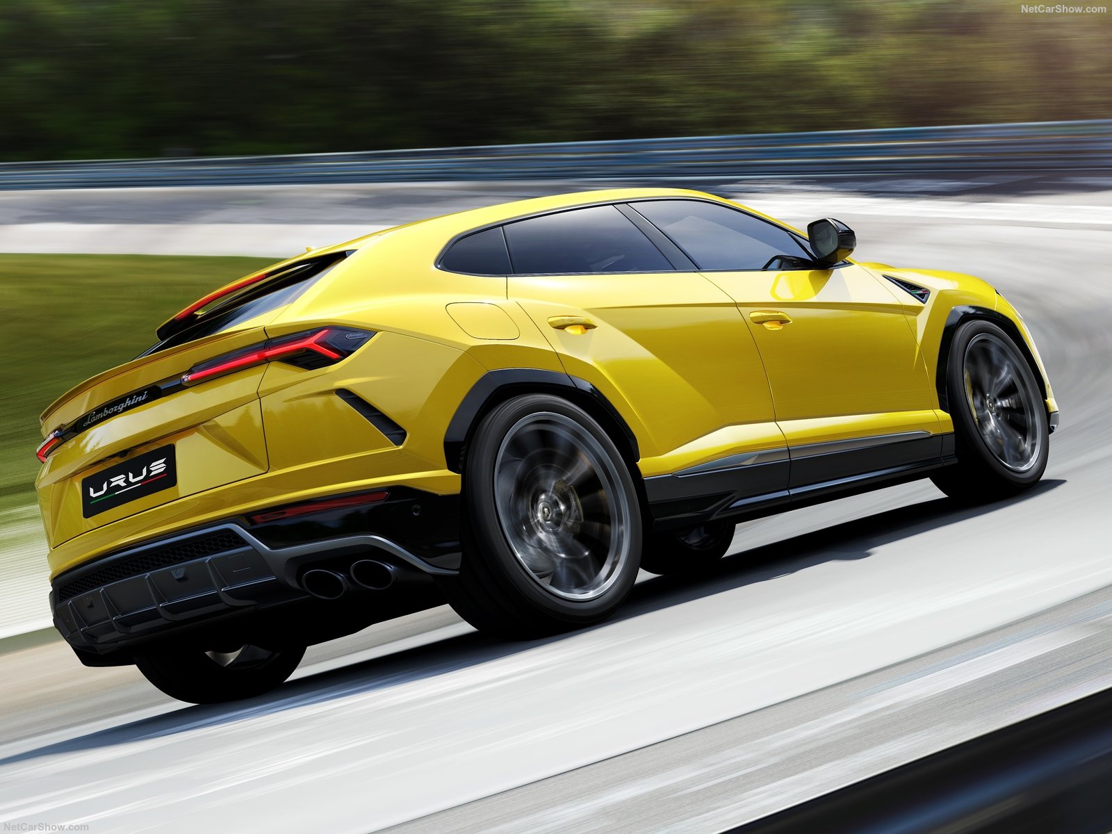 Lamborghini urus 2019