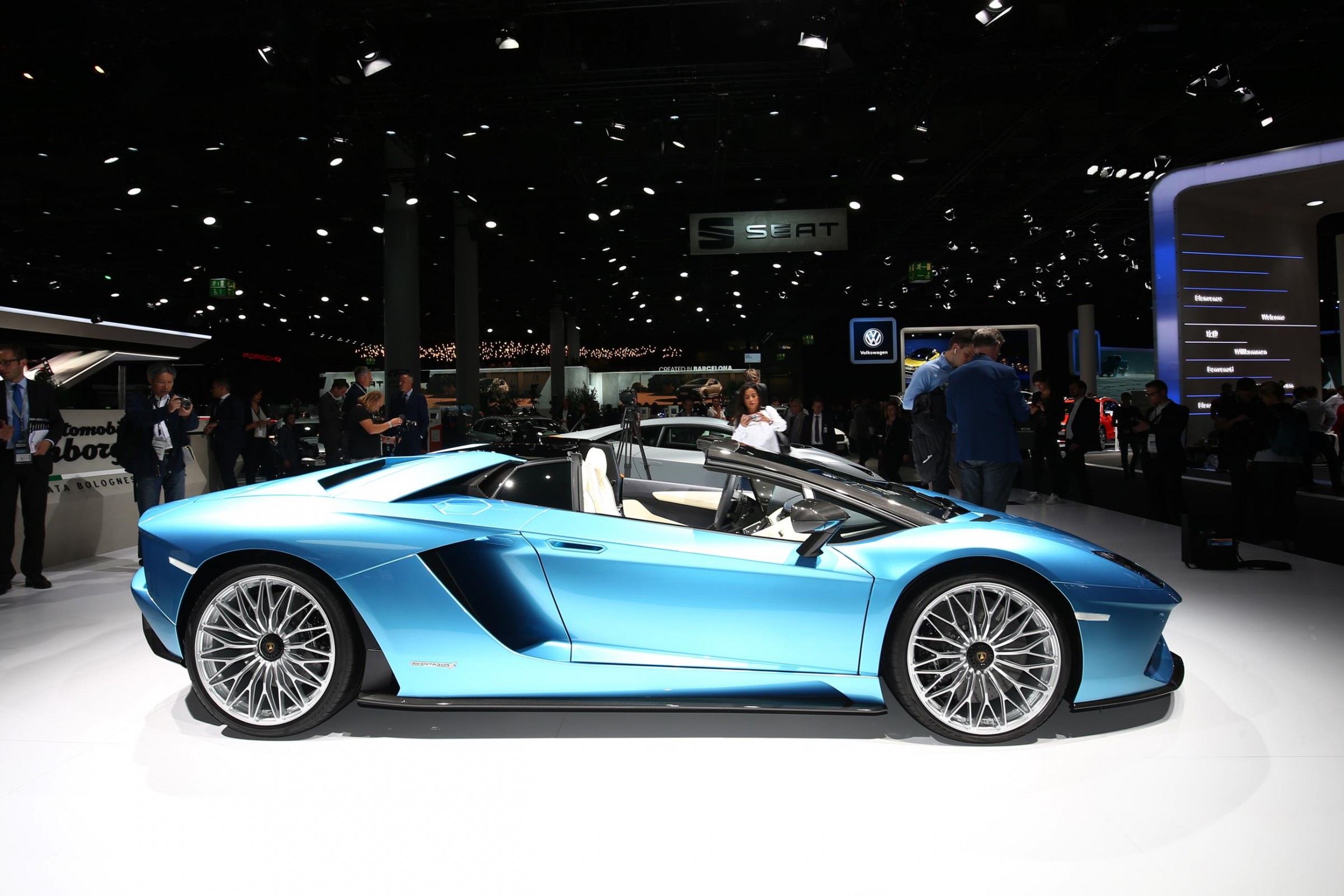 Lambortghini Aventador S Roadster