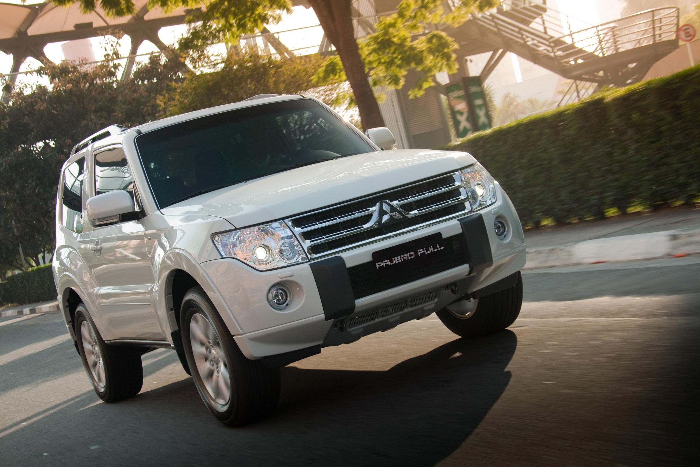 mitsubishi pajero full 2010