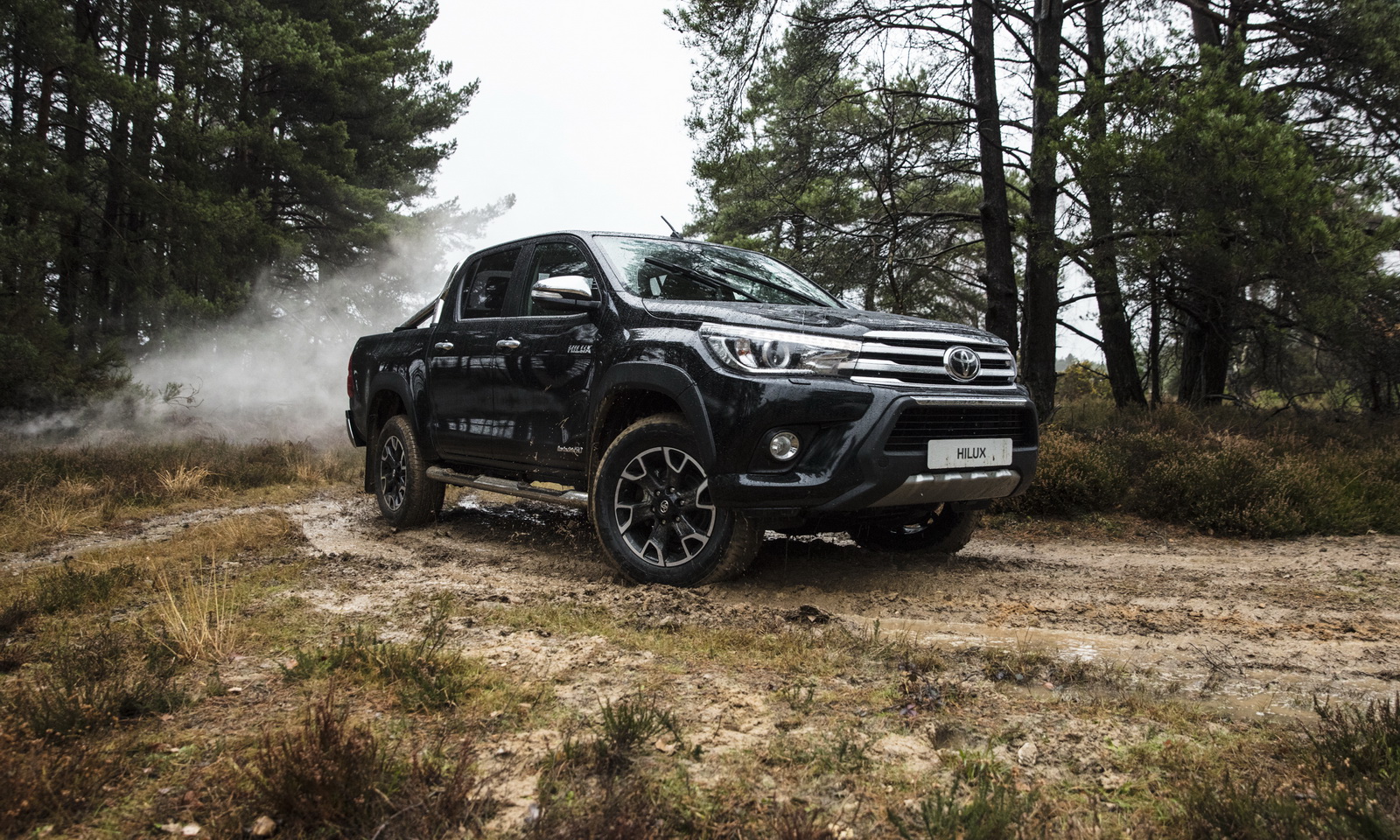 Toyota Hilux 'Invincible 50 Chrome'