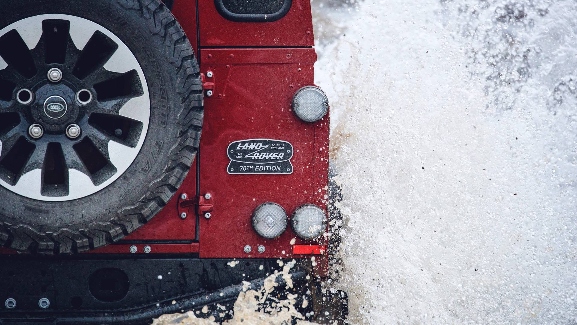 Land Rover Defender Works V8 70th edition