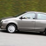Comparativo Toyota Etios x Nissan March
