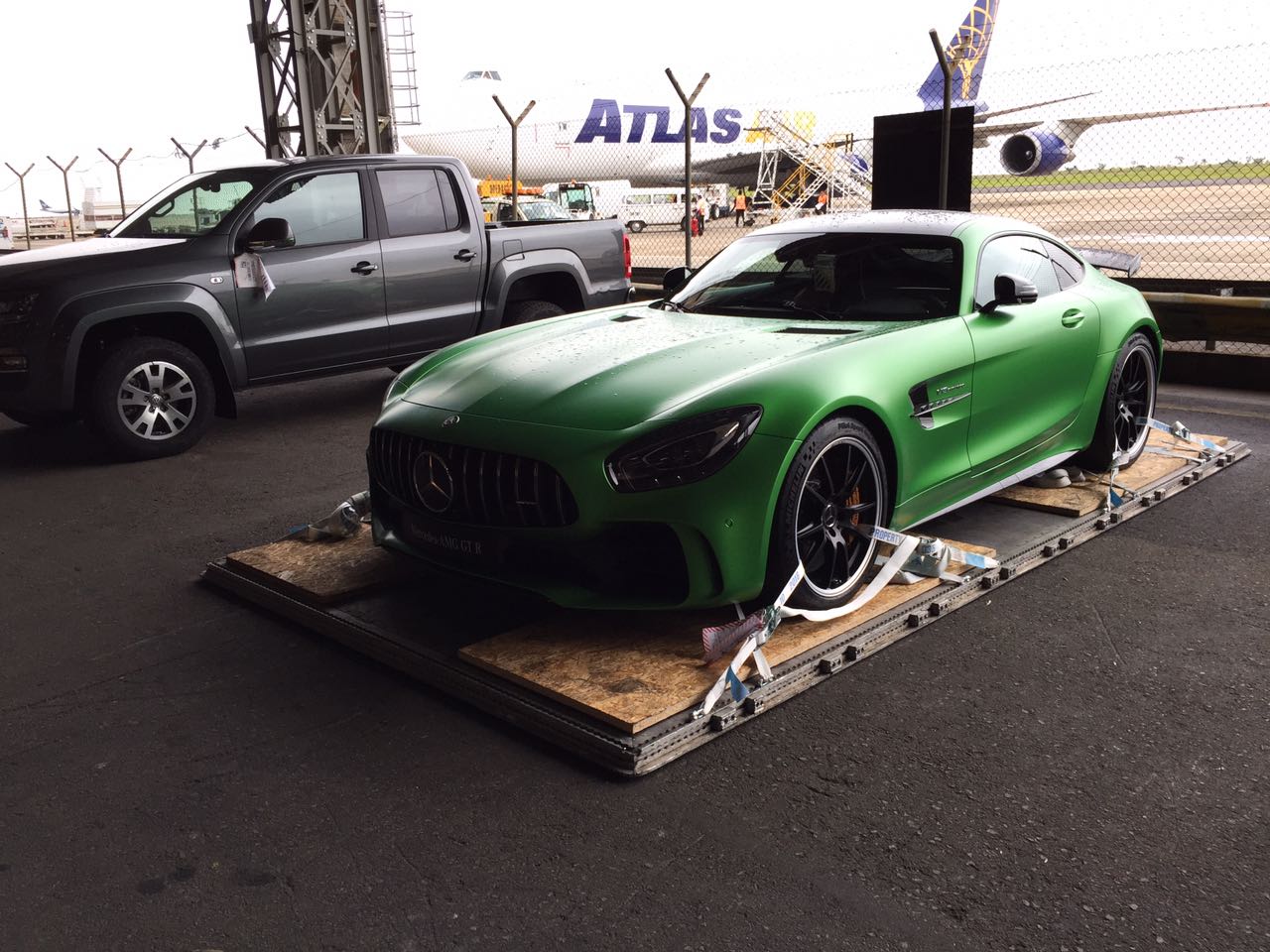 Flagra Mercedes-AMG GT R