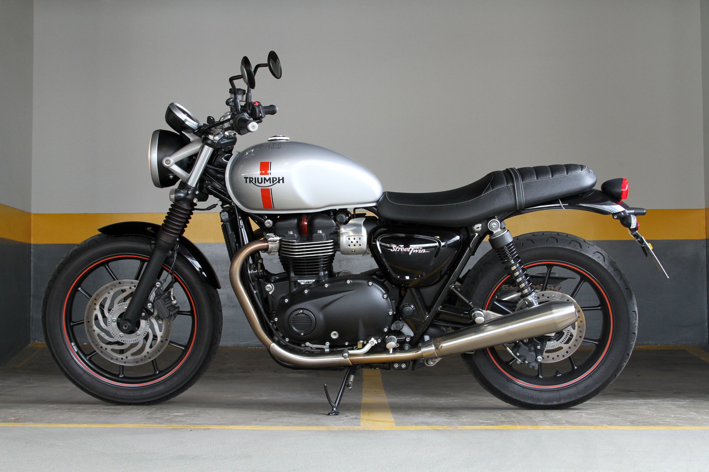 street_twin_01.jpg