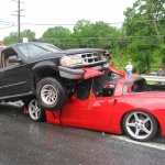 Ford Explorer engole Corvette