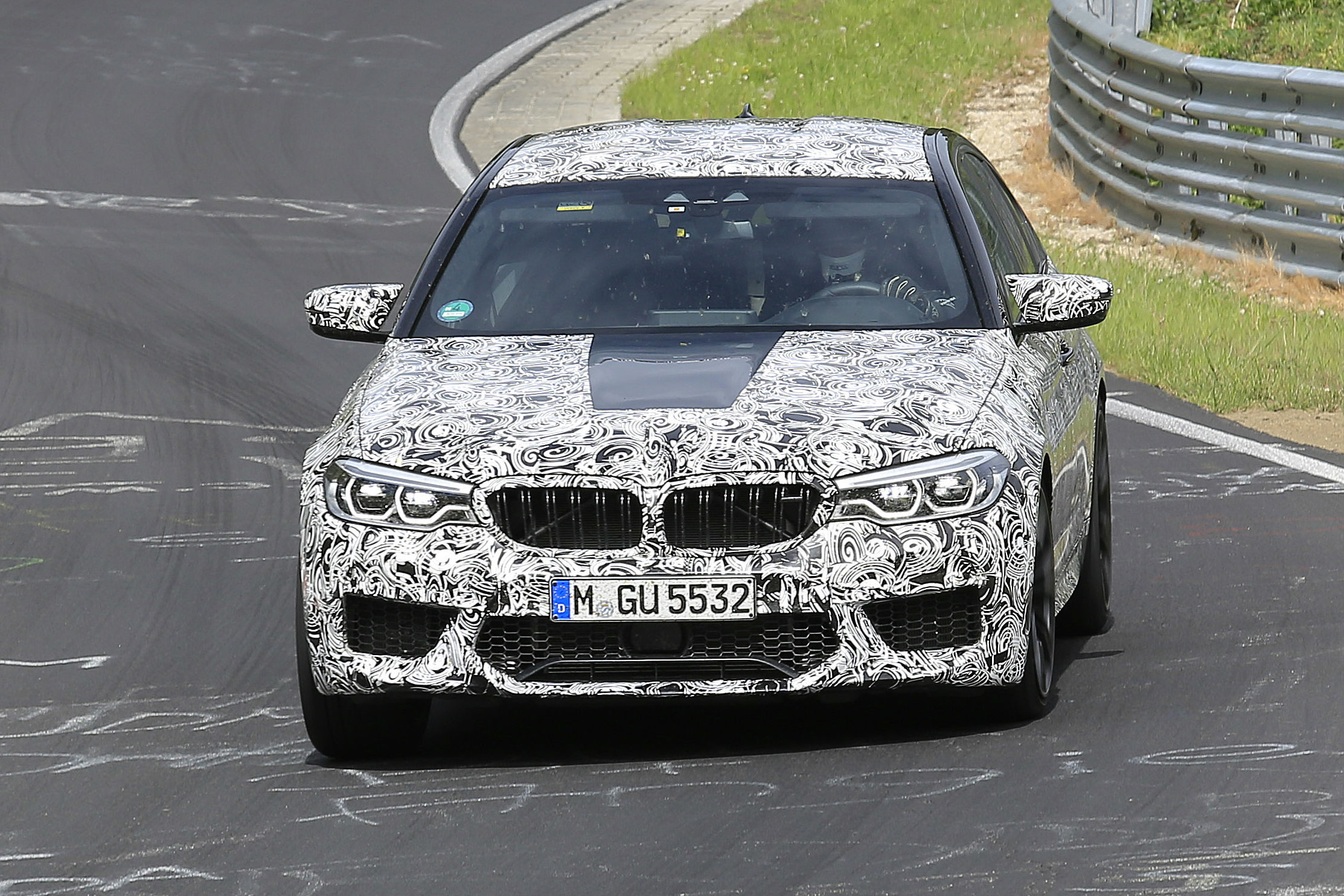 BMW M5 Seegredo Flagra