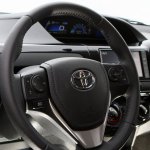 Comparativo Toyota Etios x Nissan March