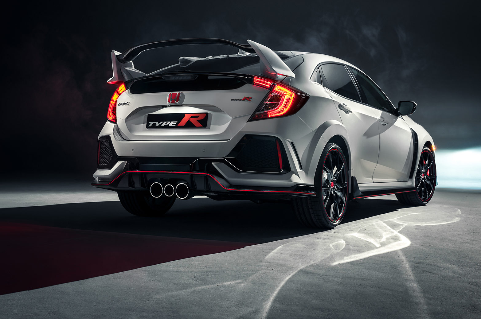 2017-honda-civic-type-r-cabin