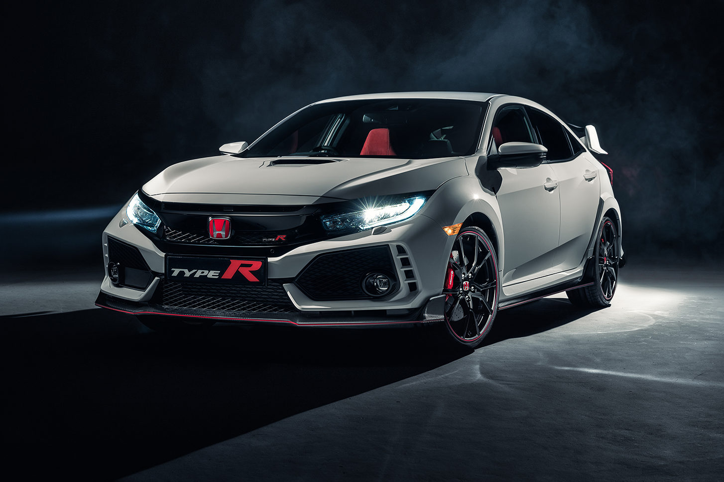 2017-honda-civic-type-r-cabin