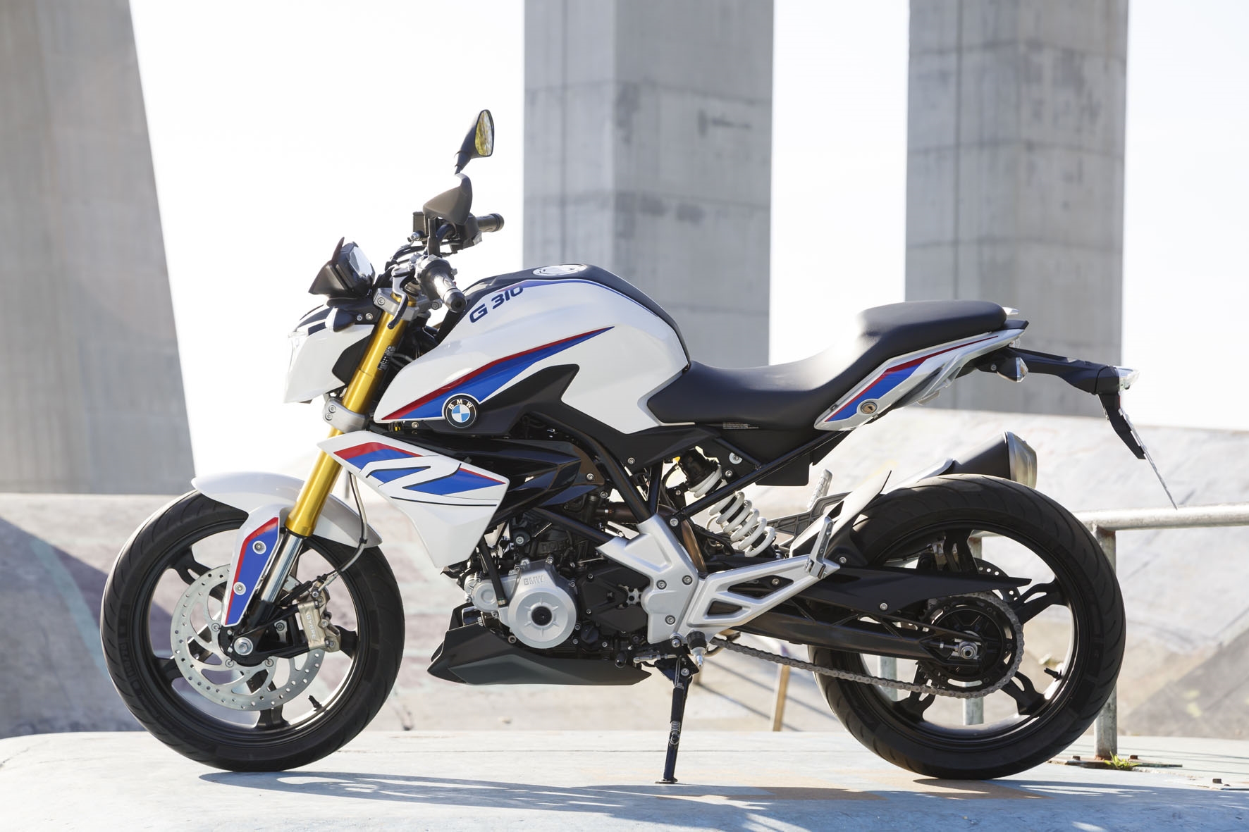 BMW G310 R