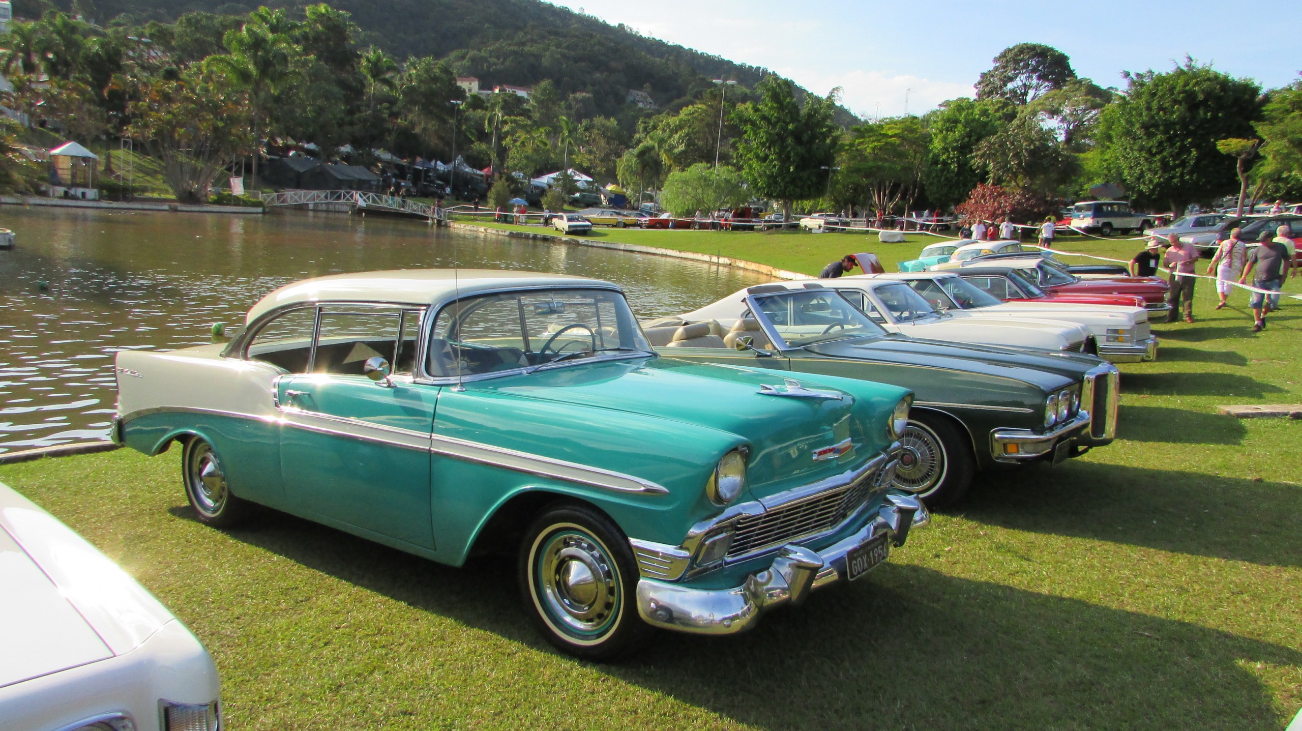 chevrolet_bel_air_1956_-_verde_e_branca_2.jpg