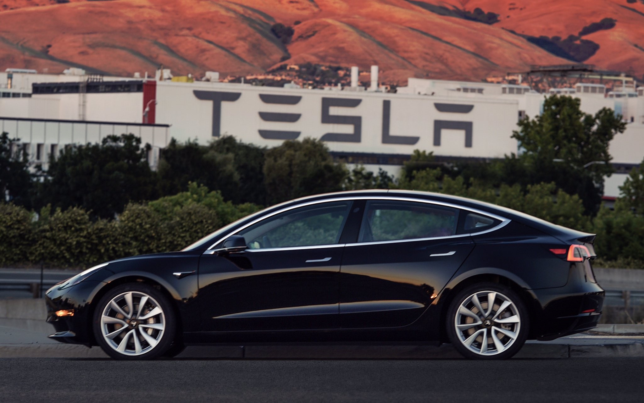 tesla model 3 001