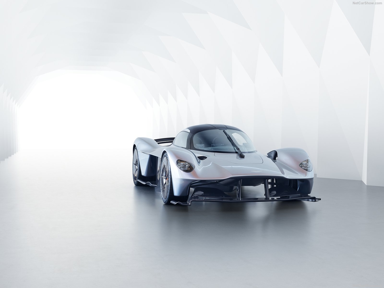 aston martin valkyrie 2018