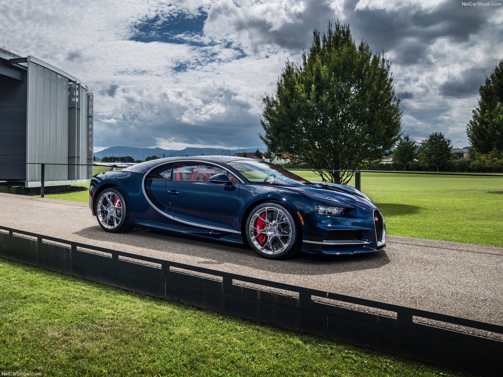 bugatti chiron 2017
