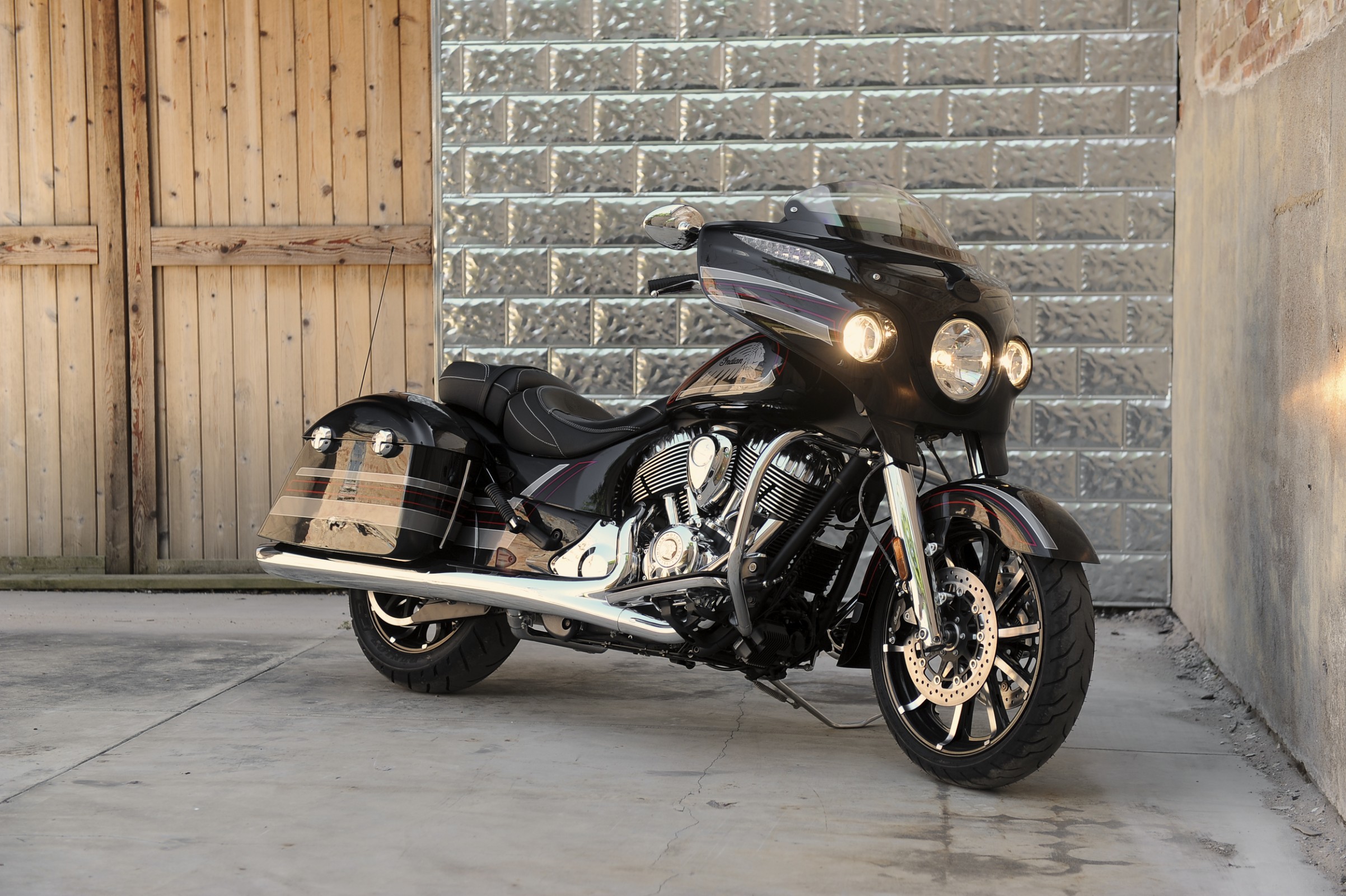 577mundomoto_indian_chieftain.jpg