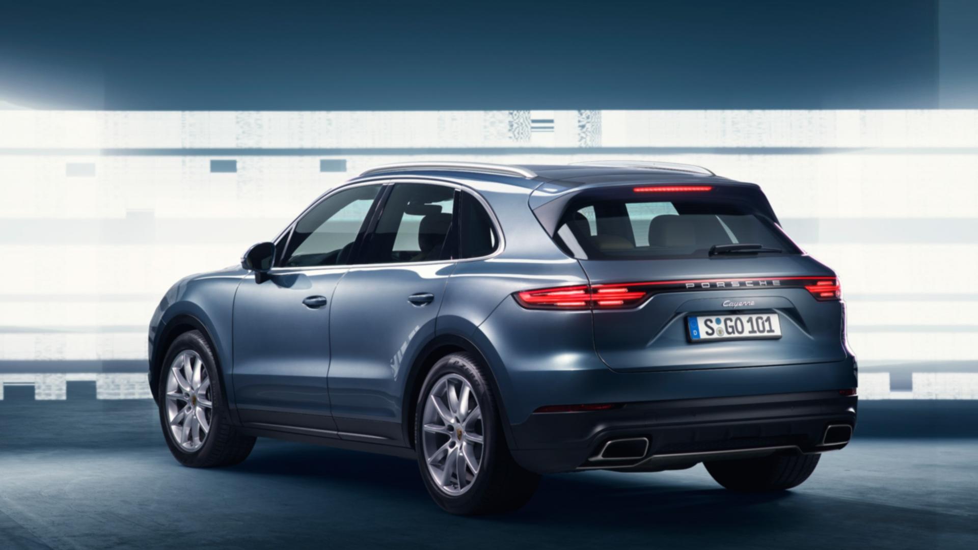 2018-porsche-cayenne-leaked-official-image_3.jpg