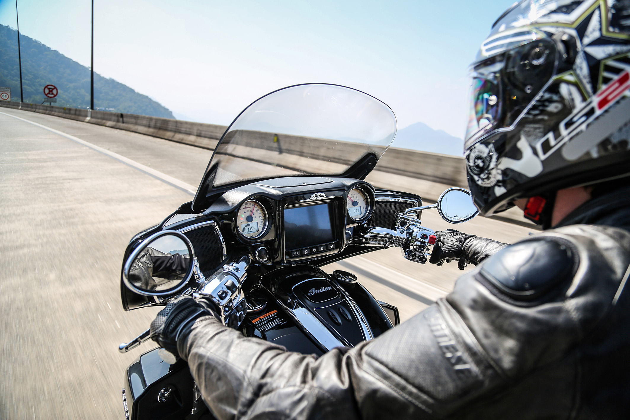 Indian Roadmaster Ridecommand