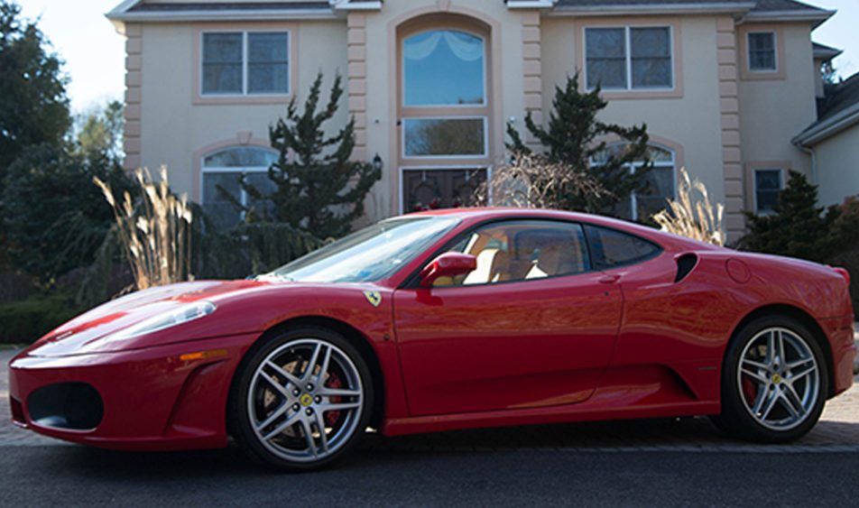 Ferrari F430 foi de Donald Trump