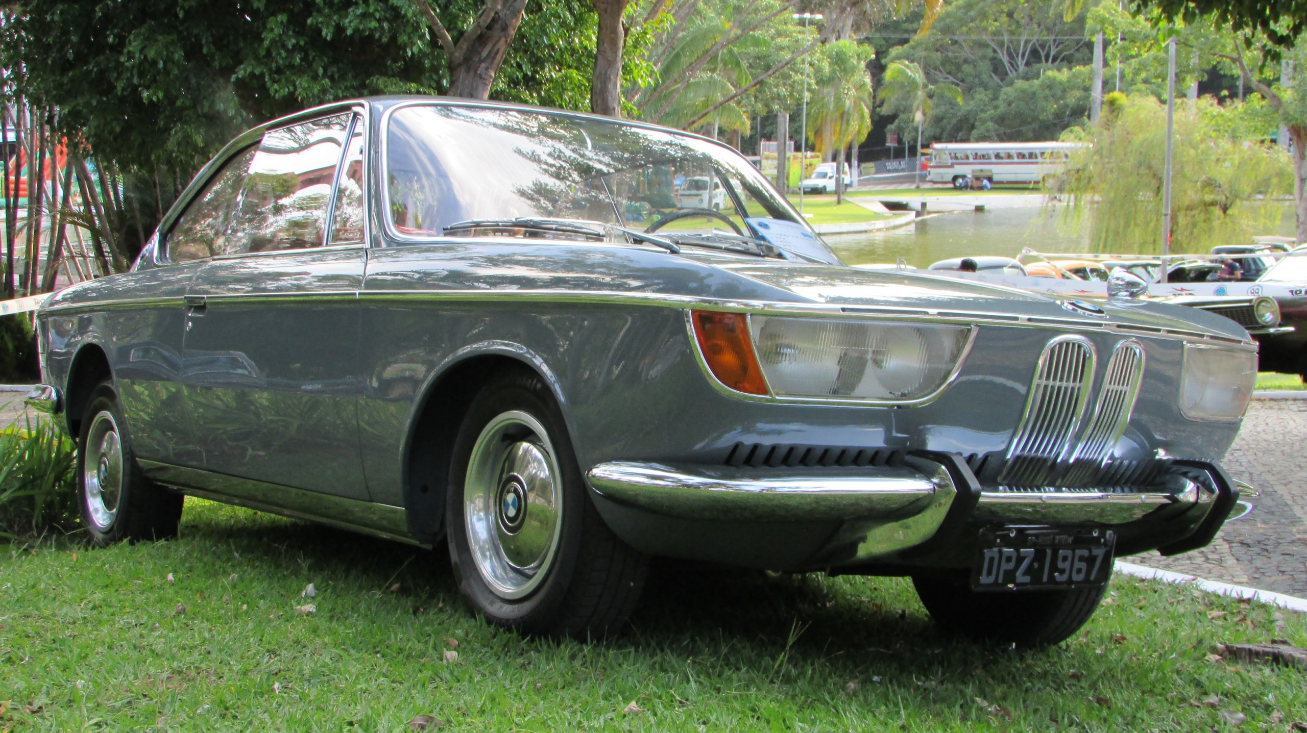 bmw_2000_cs_1968_1.jpg