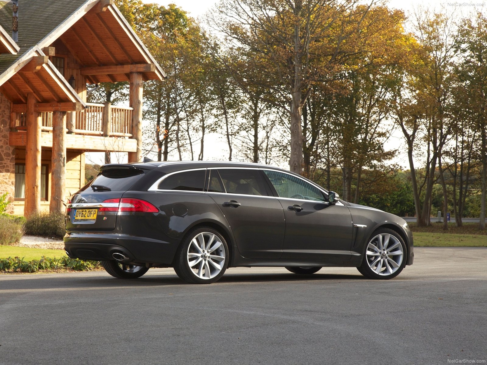 jaguar xf sportbrake 2013