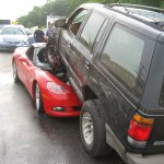 Ford Explorer engole Corvette