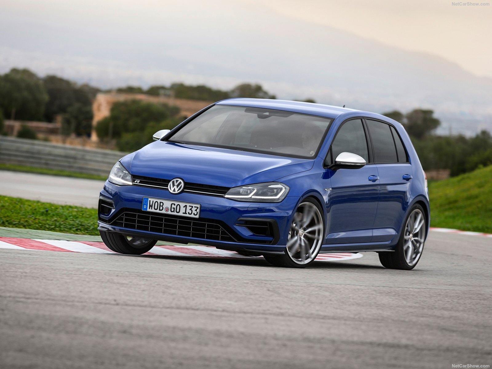 Volkswagen Golf R