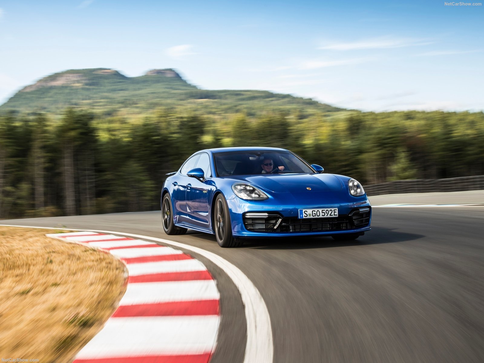 Porsche Panamera Turbo S e-Hybrid