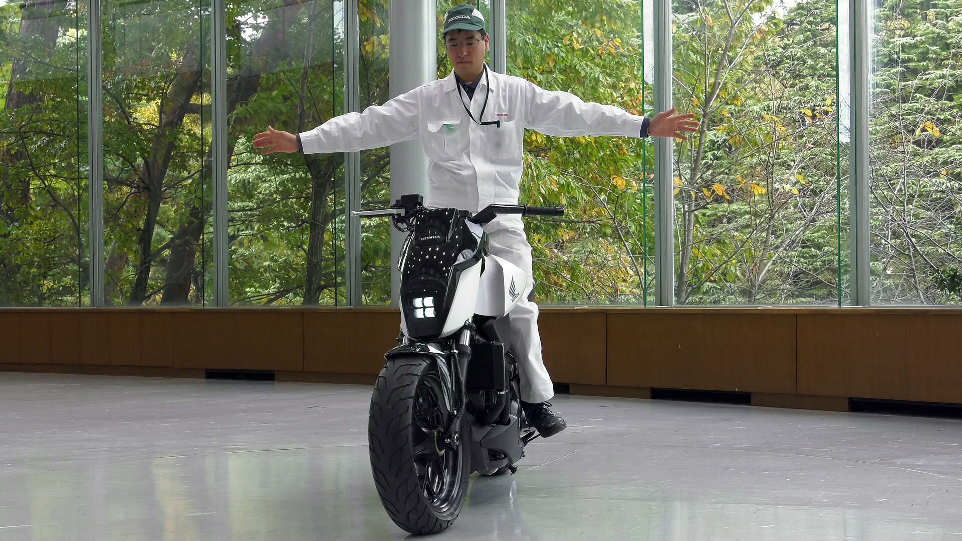 567naprancheta_honda_riding_assist_1.jpg