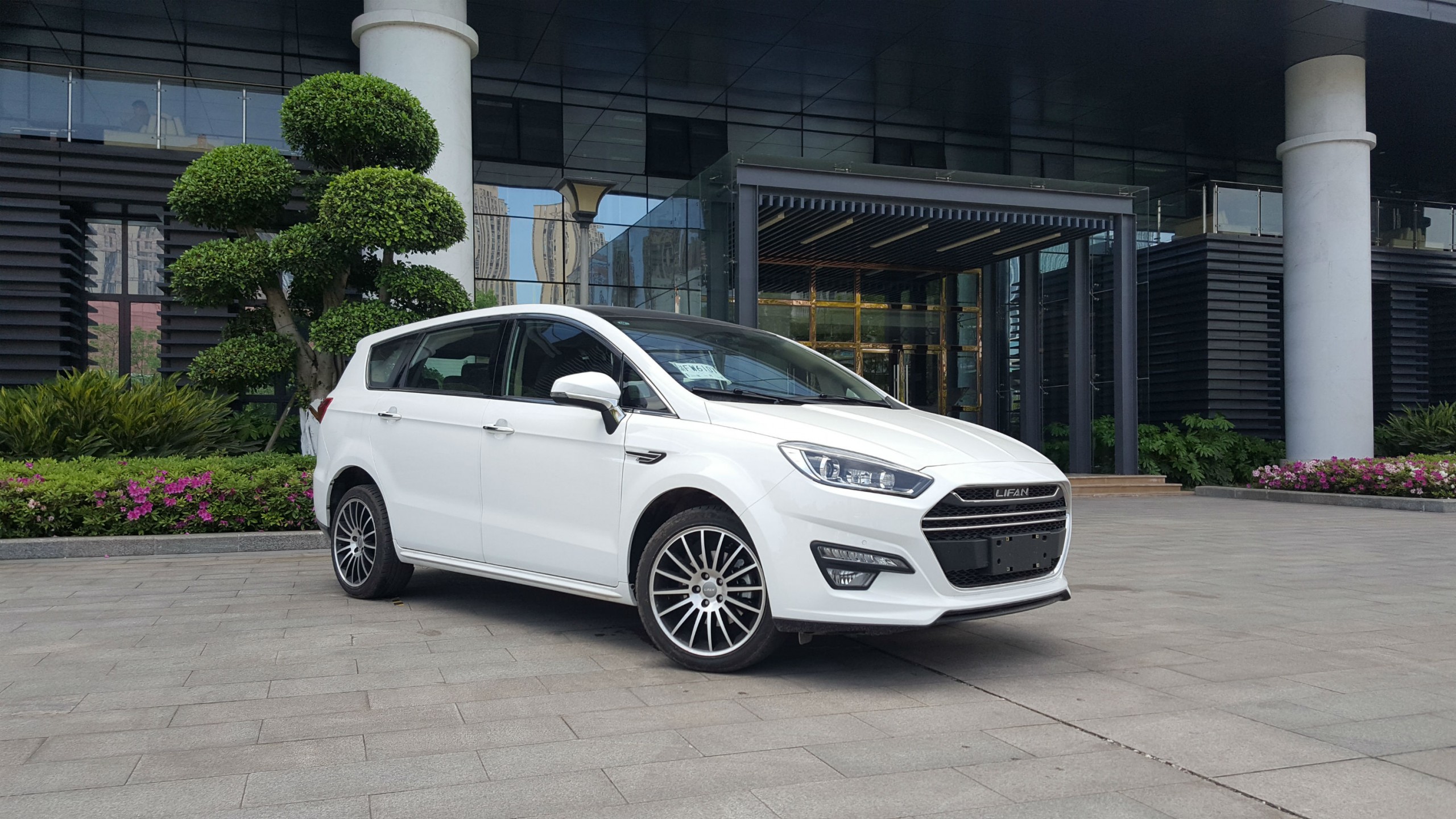 Lifan M7