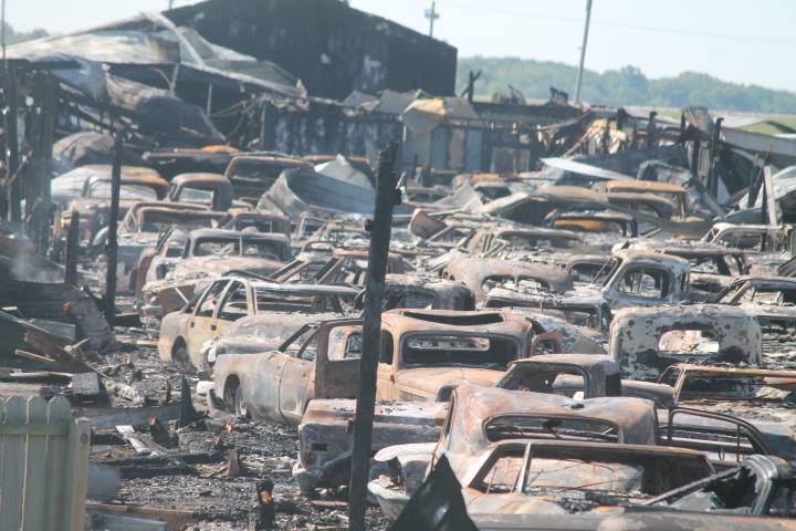 incendio carros classicos illinois eua 4