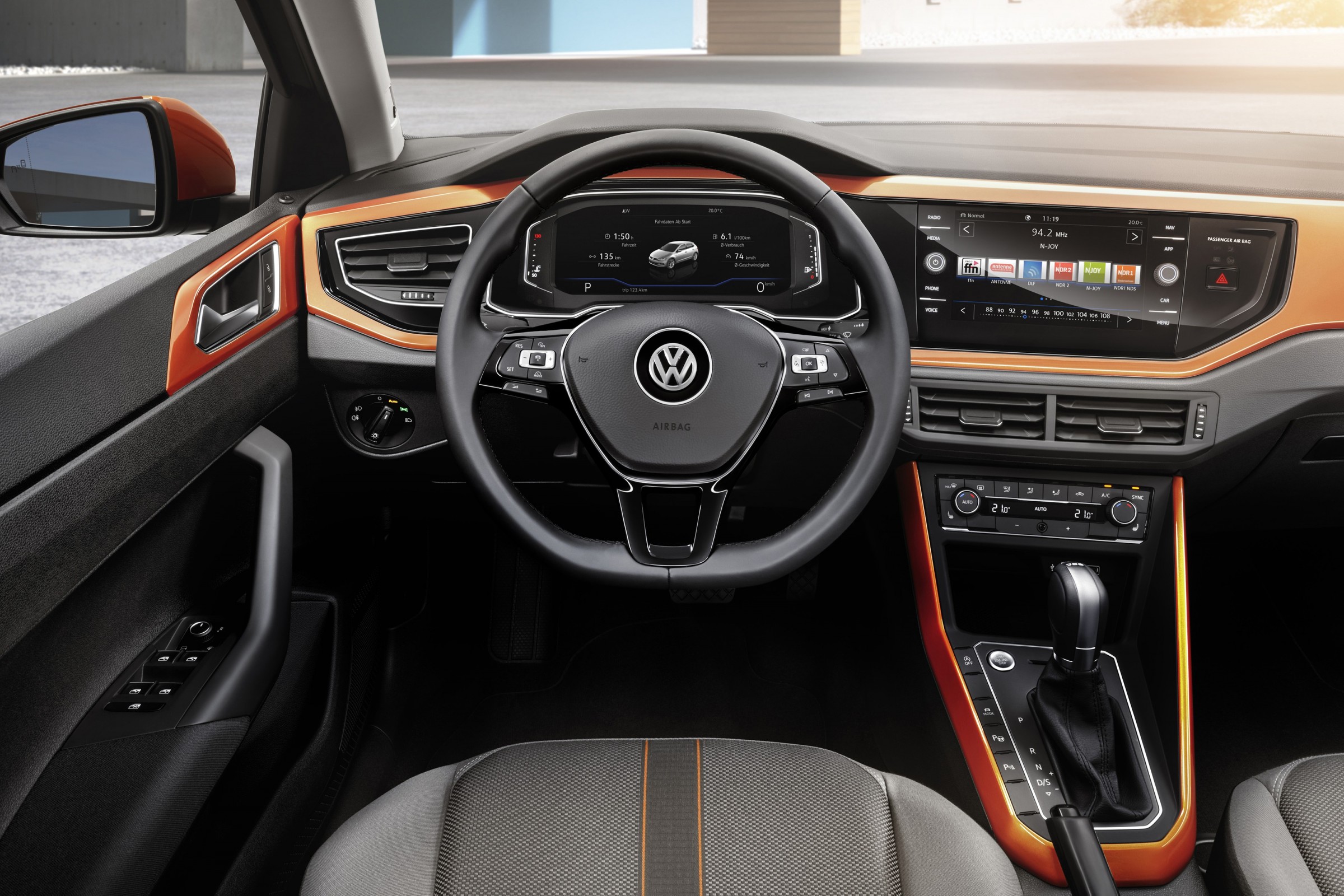 novo polo 2018 painel digital
