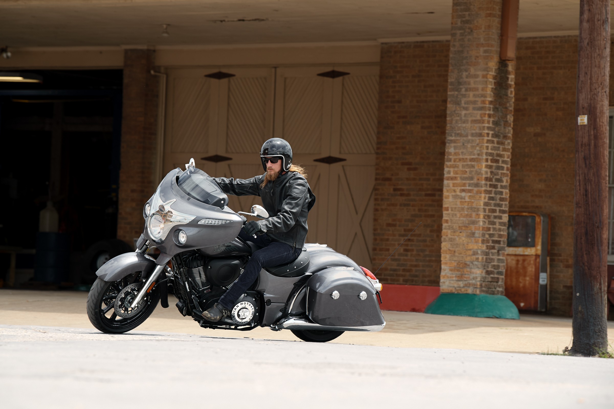 577mundomoto_indian_chieftain_2.jpg